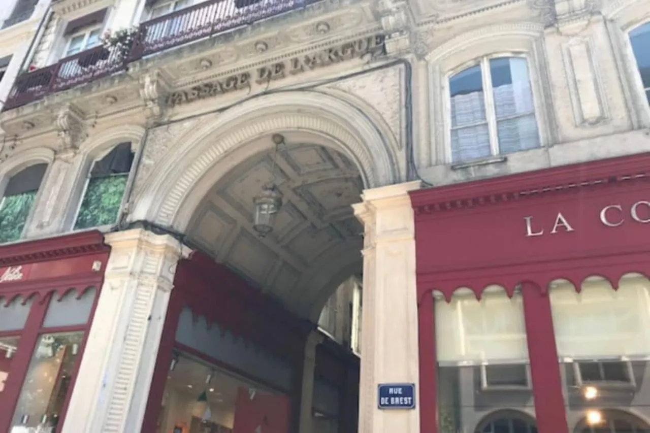 Calm Lyon Studio 4 People Jacobins-Bellecour location